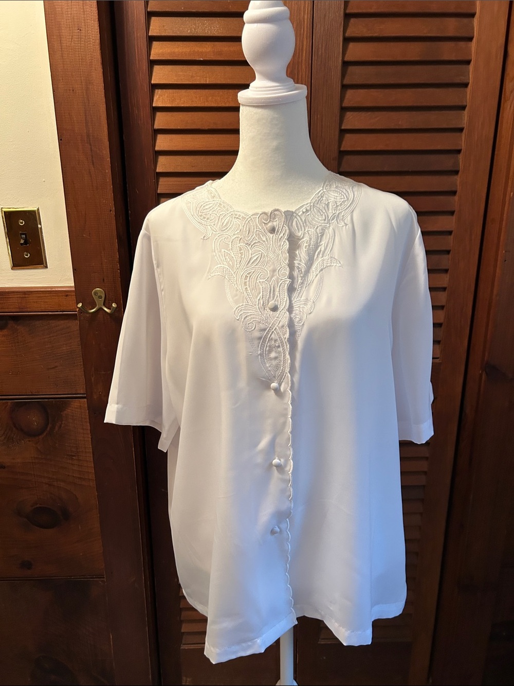 Classic White Embroidered Button-Front Women’s Blouse